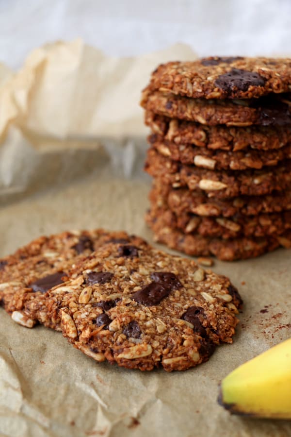 banana-walnut-oat-cookies