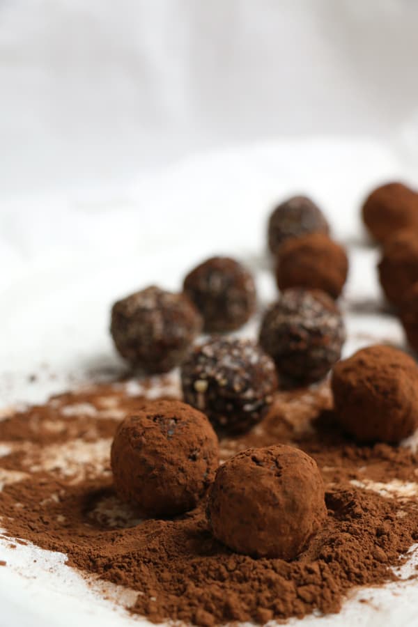 Carob, Fig and Almond Raw Balls