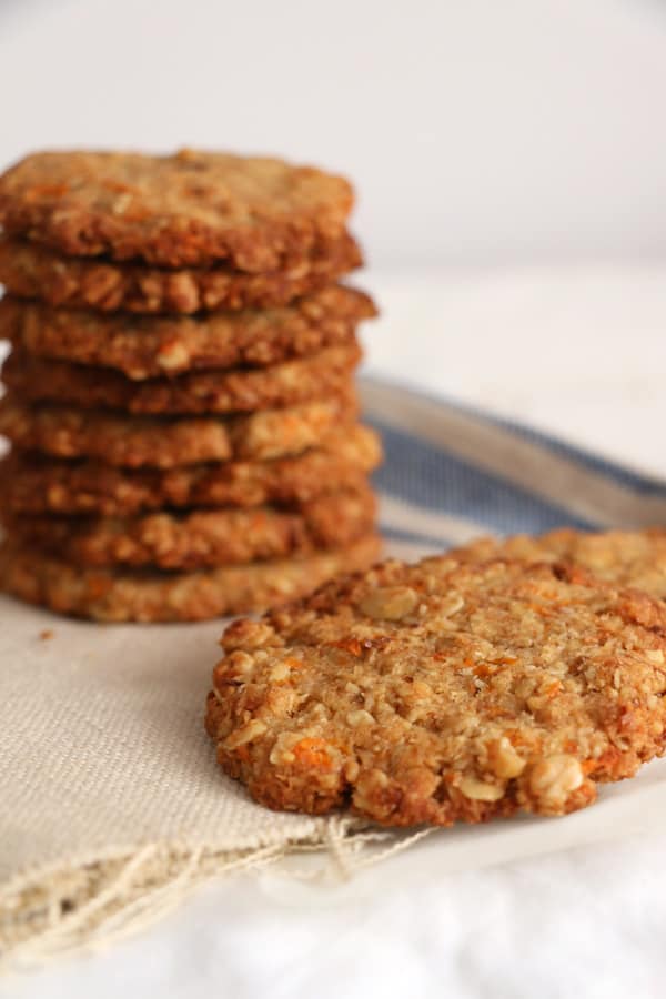 Carrot, Walnut and Oat Cookies (gluten-free & vegan)