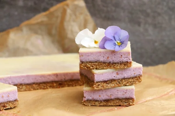 Raspberry White Chocolate Bars with Sunflower Seeds and Tahini Crust (grain-free & vegan)