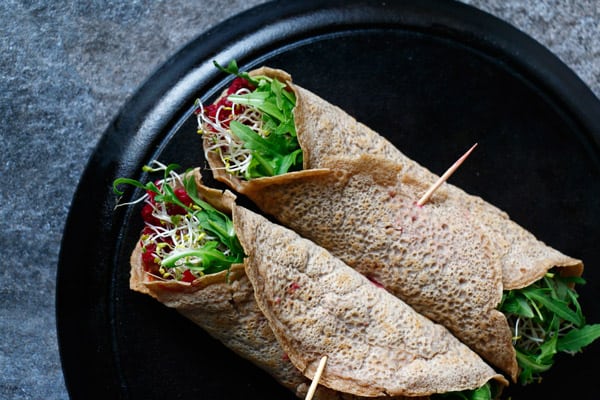 Buckwheat Teff Wraps with Beetroot Dip (gluten-free & vegan)