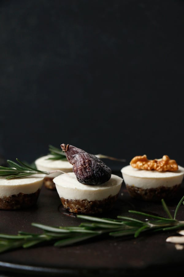 Raw Savoury Mini Vegan Cheesecakes (grain-free)