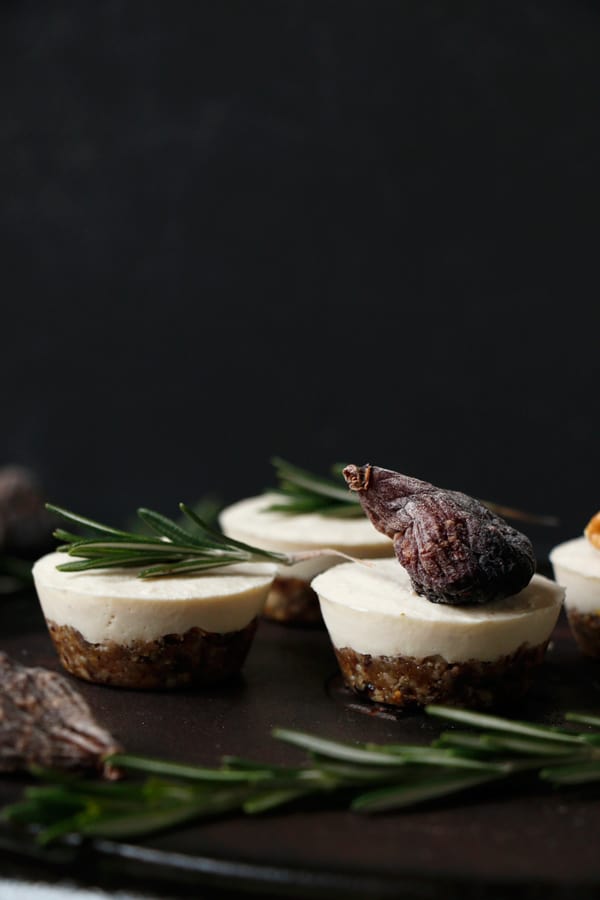 Raw Savoury Mini Vegan Cheesecakes (grain-free)