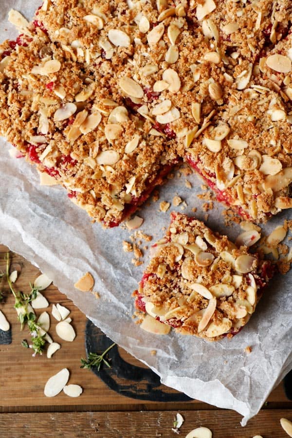 Redcurrant Quinoa Crumble Bars (gluten-free & vegan)