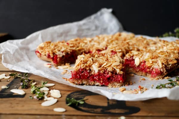 Red Currant Quinoa Crumble Bars (gluten-free & vegan)