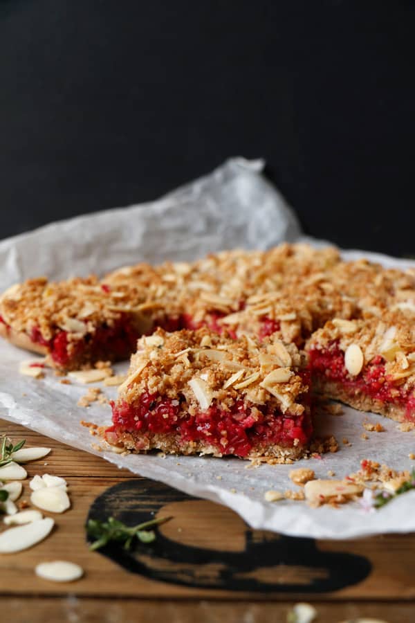 Redcurrant Quinoa Crumble Bars (gluten-free & vegan)