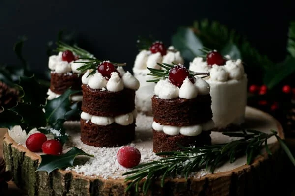 Gingerbread Christmas Mini Cakes (grain-free & vegan)
