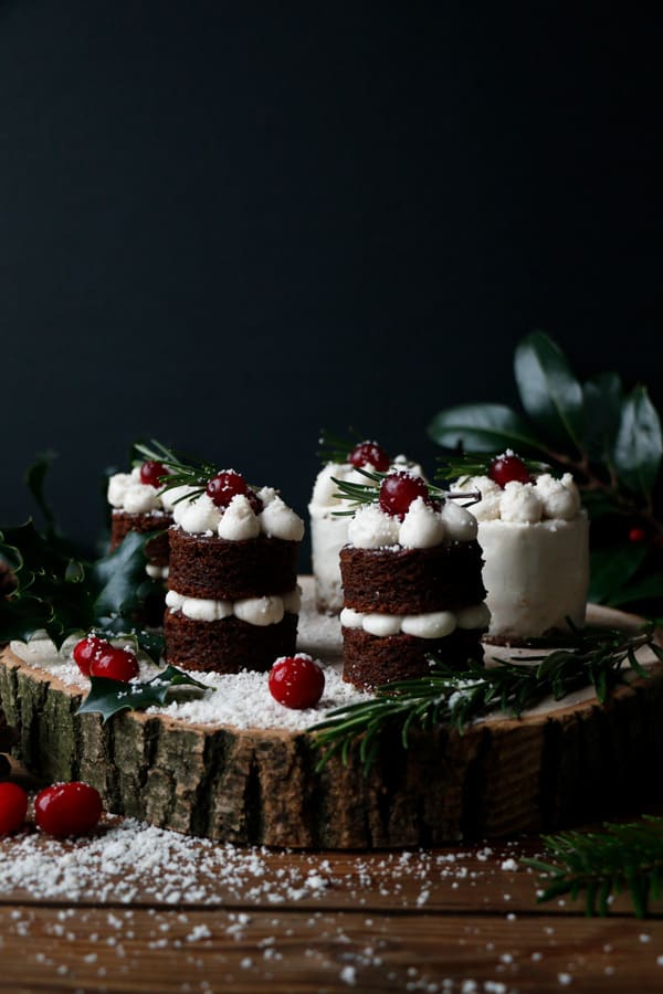 Gingerbread Christmas Mini Cakes (grain-free & vegan)