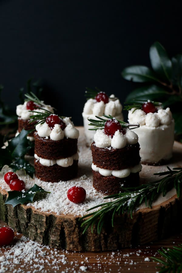 Gingerbread Christmas Mini Cakes (grain-free & vegan)