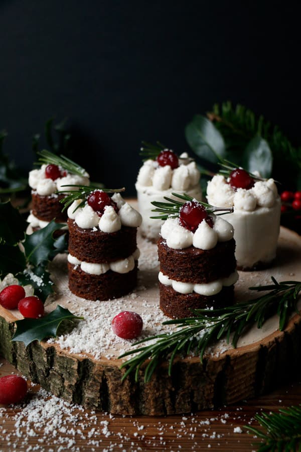 Gingerbread christmas mini cakes (grain-free & vegan)