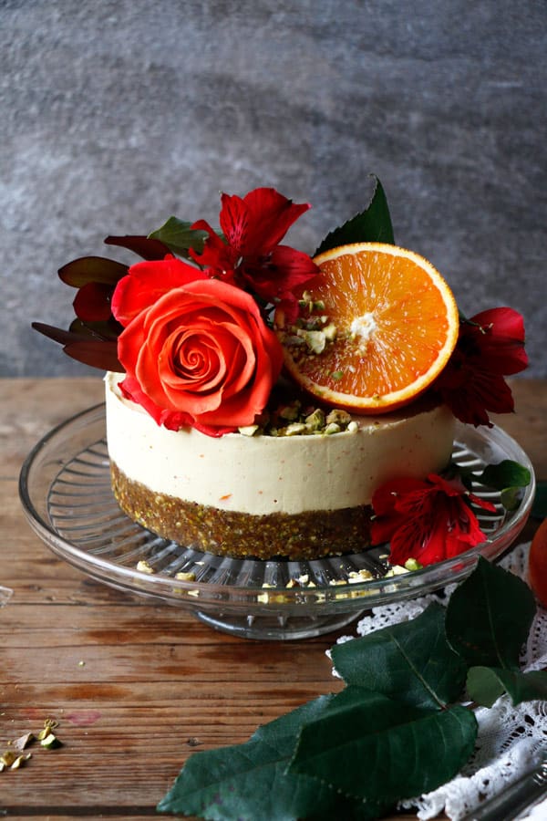 https://nirvanacakery.com/wp-content/uploads/2018/01/pistachio-blood-orange-cheesecake-4.jpg