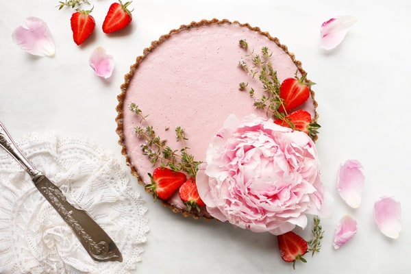 Raw Vegan Strawberry Tart (grain-free)