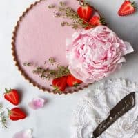 Raw Vegan Strawberry Tart (grain-free)-image