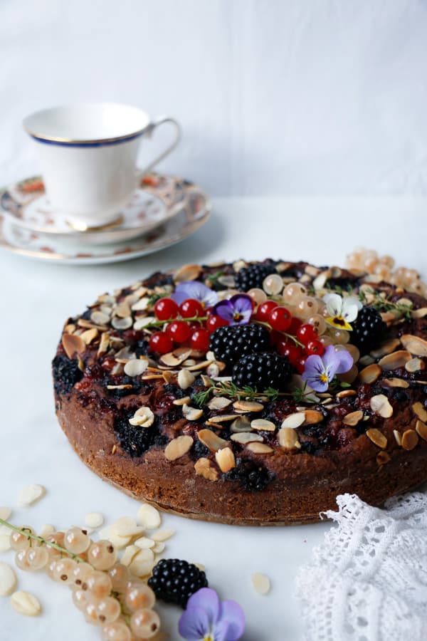 Summer Berry Cake (vegan & gluten-free)