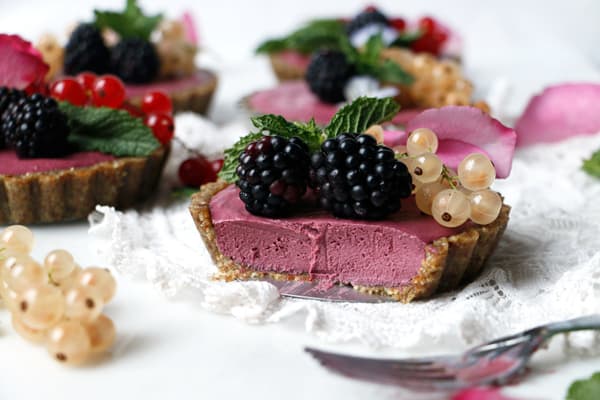 Raw Vegan Blackberry Tarts (grain-free)