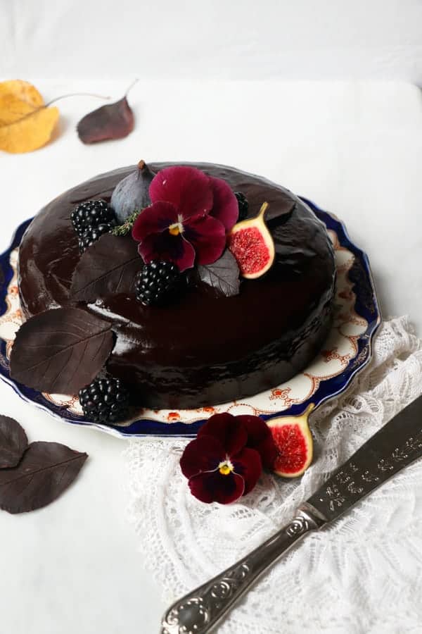 Autumn Chocolate Cake (vegan & gluten-free)