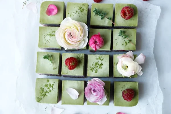 Raspberry Matcha Cheesecake (vegan & grain-free)