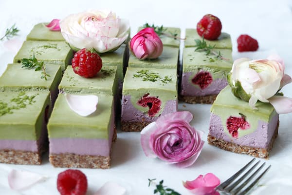 Raspberry Matcha Cheesecake (vegan & grain-free)