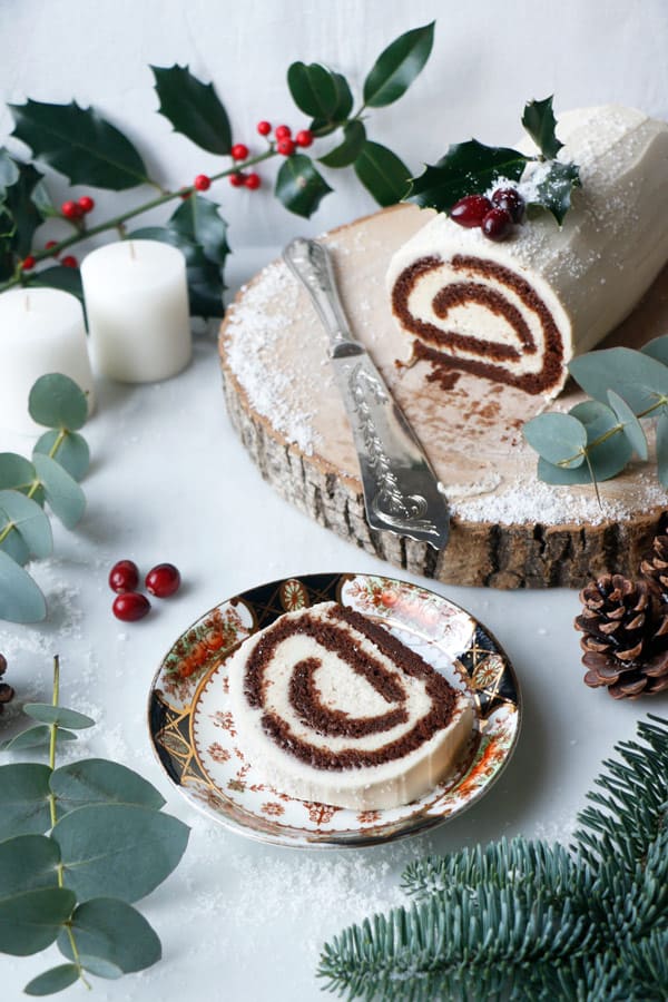 Vegan Christmas Yule Log Cake (Bûche De Noël)