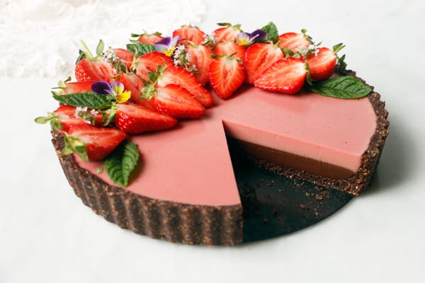 Strawberry Chocolate Tart (vegan & gluten-free)