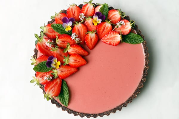 Strawberry Chocolate Tart (vegan & gluten-free)