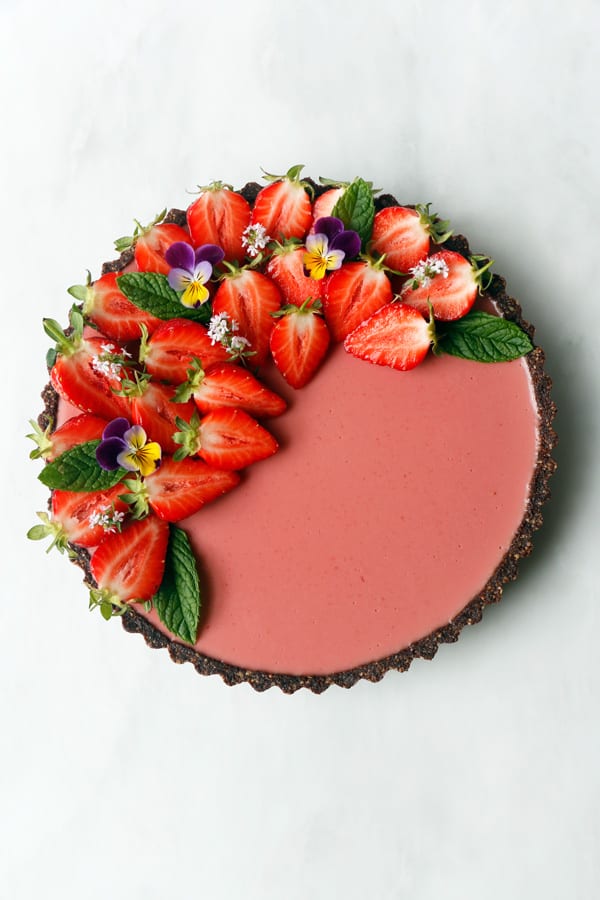 Strawberry Chocolate Tart (vegan & gluten-free)