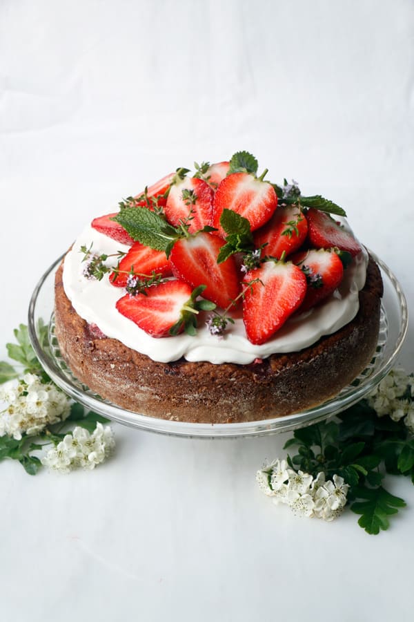 Strawberry Thyme Hazelnut Cake (vegan & gluten-free)