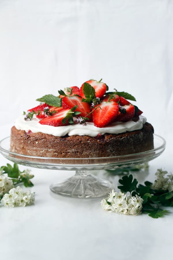 Strawberry Thyme Hazelnut Cake (vegan & gluten-free)