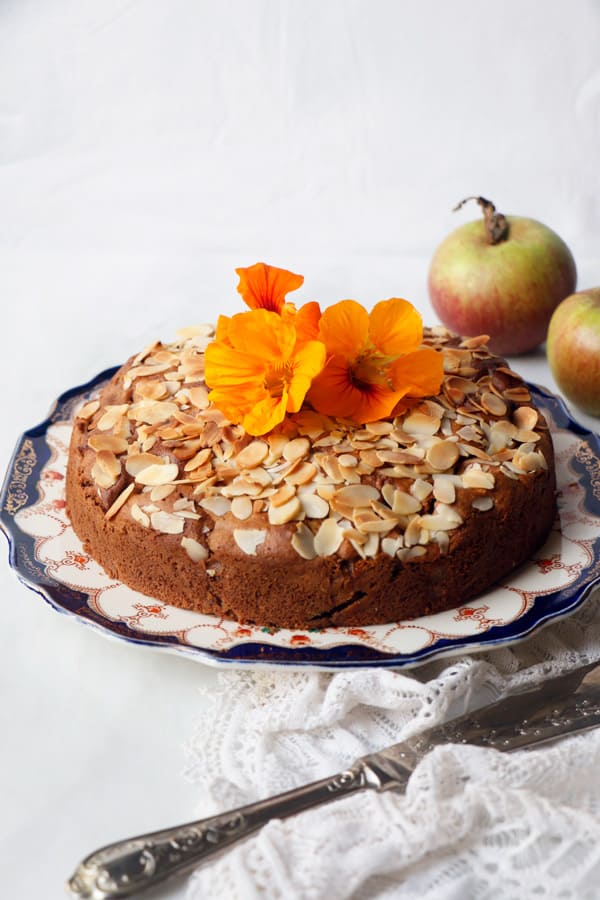 Spiced Apple Cake (vegan & gluten-free)