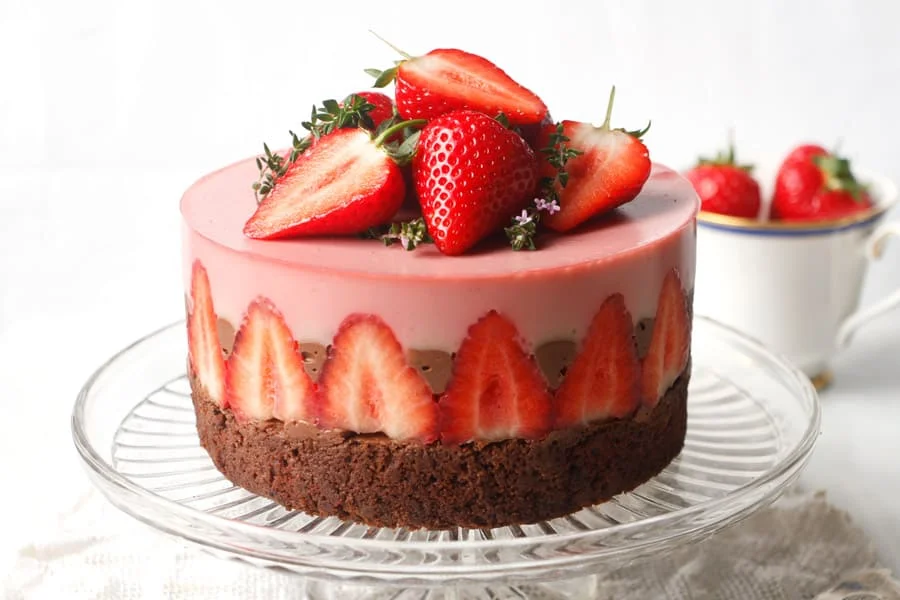 Strawberry Chocolate Torte (vegan & gluten-free)